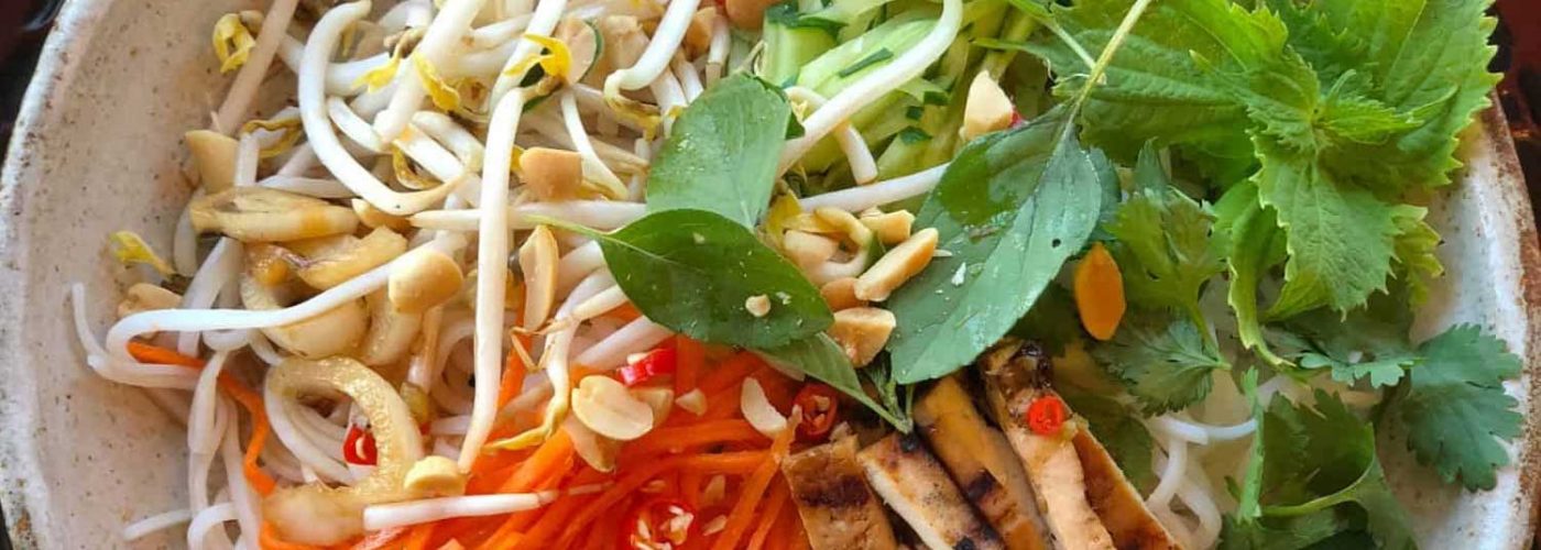 Vietnamese Rice Noodle Bowl (Bun Chay)