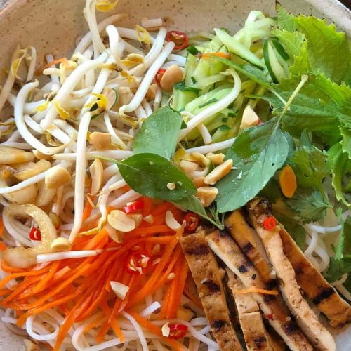 Vietnamese Rice Noodle Bowl (Bun Chay)